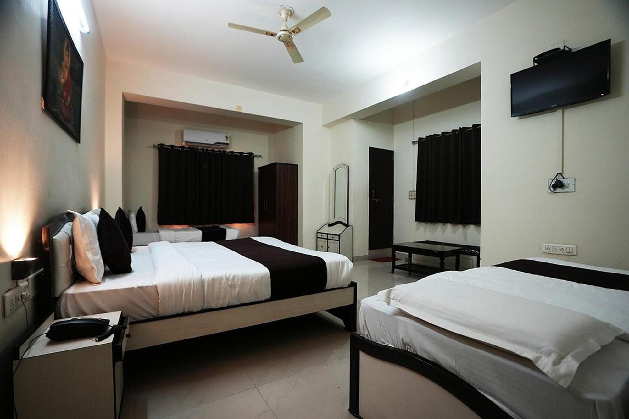Hotel Lotus Inn Near Udaipur City Railway Station Exterior photo