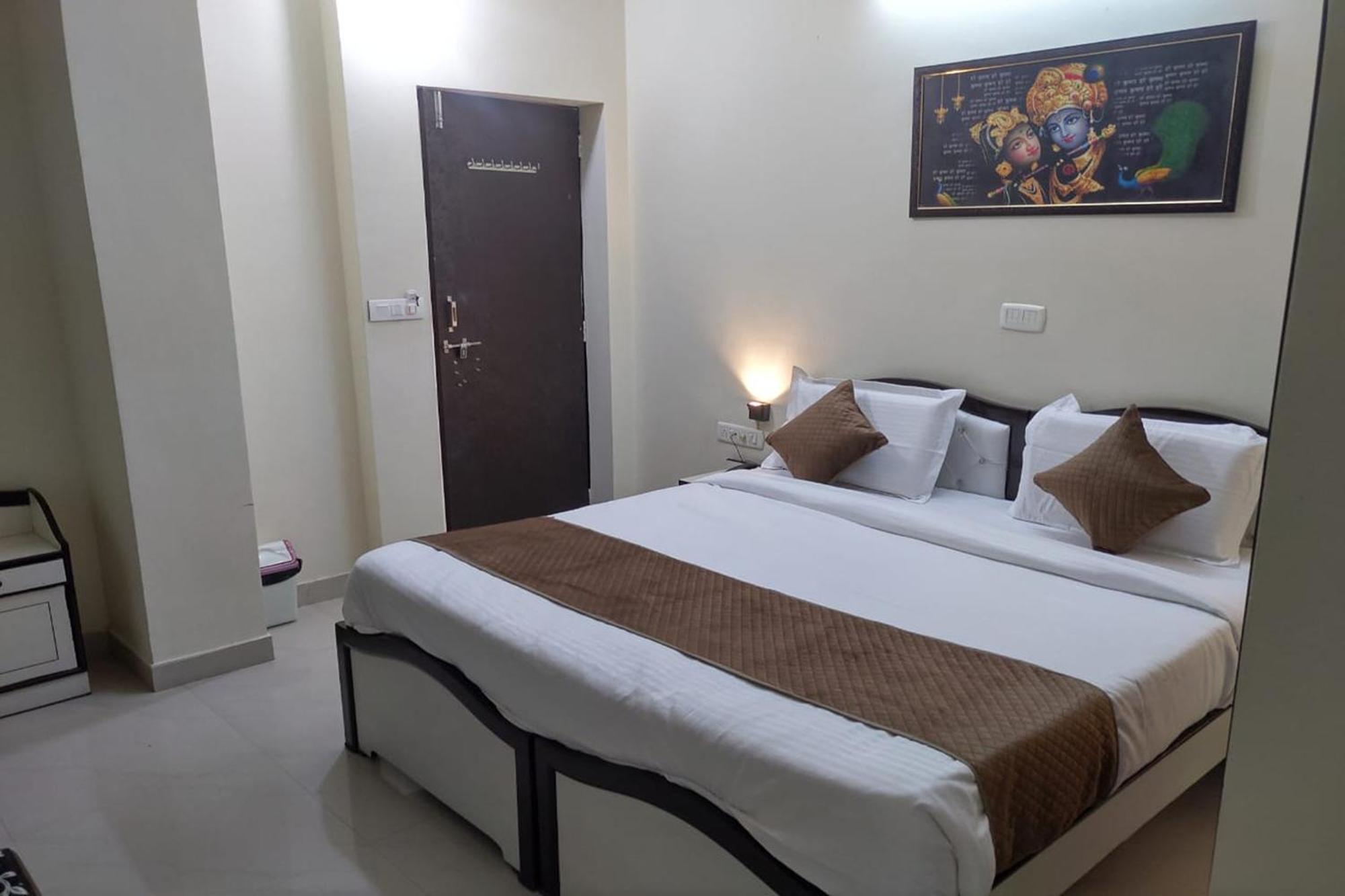 Hotel Lotus Inn Near Udaipur City Railway Station Exterior photo